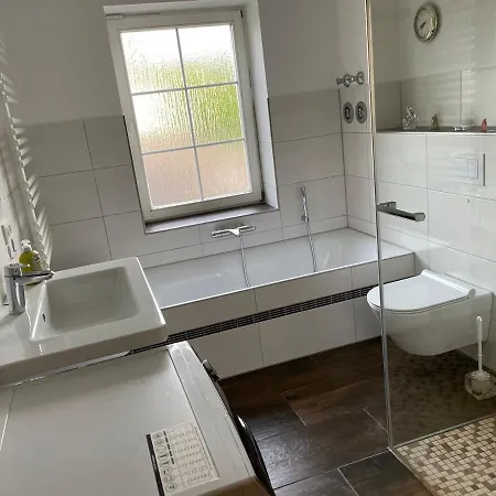 Vacation Between Berlin And Potsdam, 60 Quadratmeter Mit Glasfaser Und Netflix Apartment *